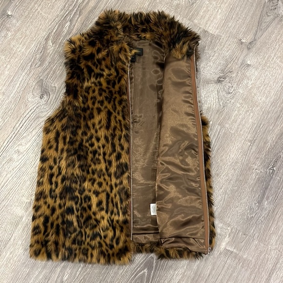 Women’s J. Crew Faux Fur Cheetah Print Fluffy Vest Sz XS - Picture 7 of 8
